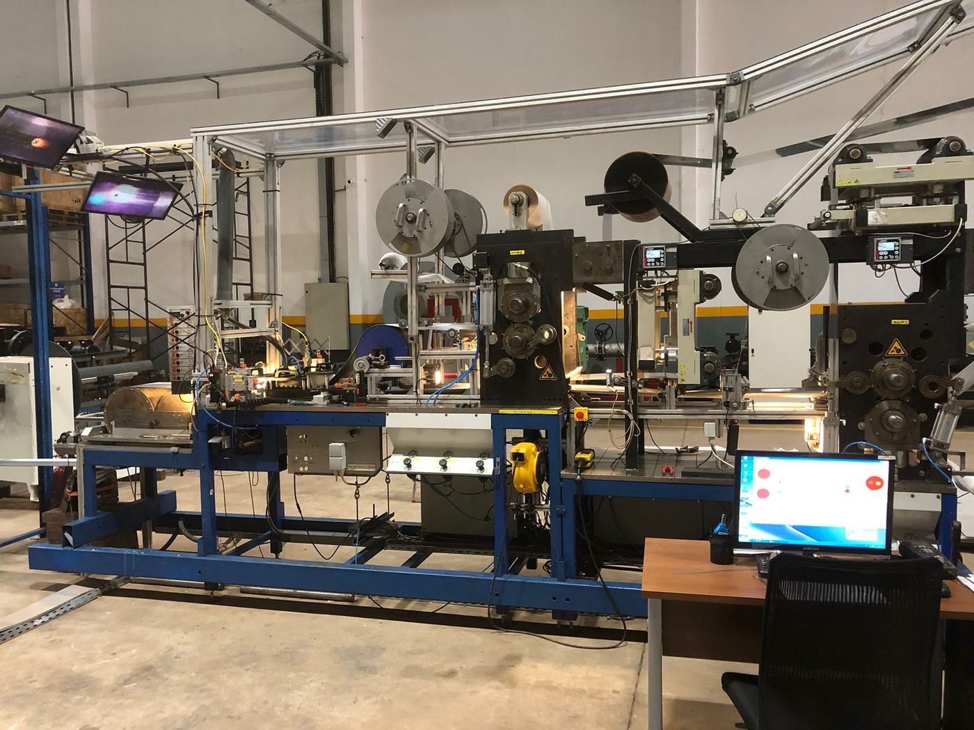 The ACTE M1 automated doublet line with its control screen